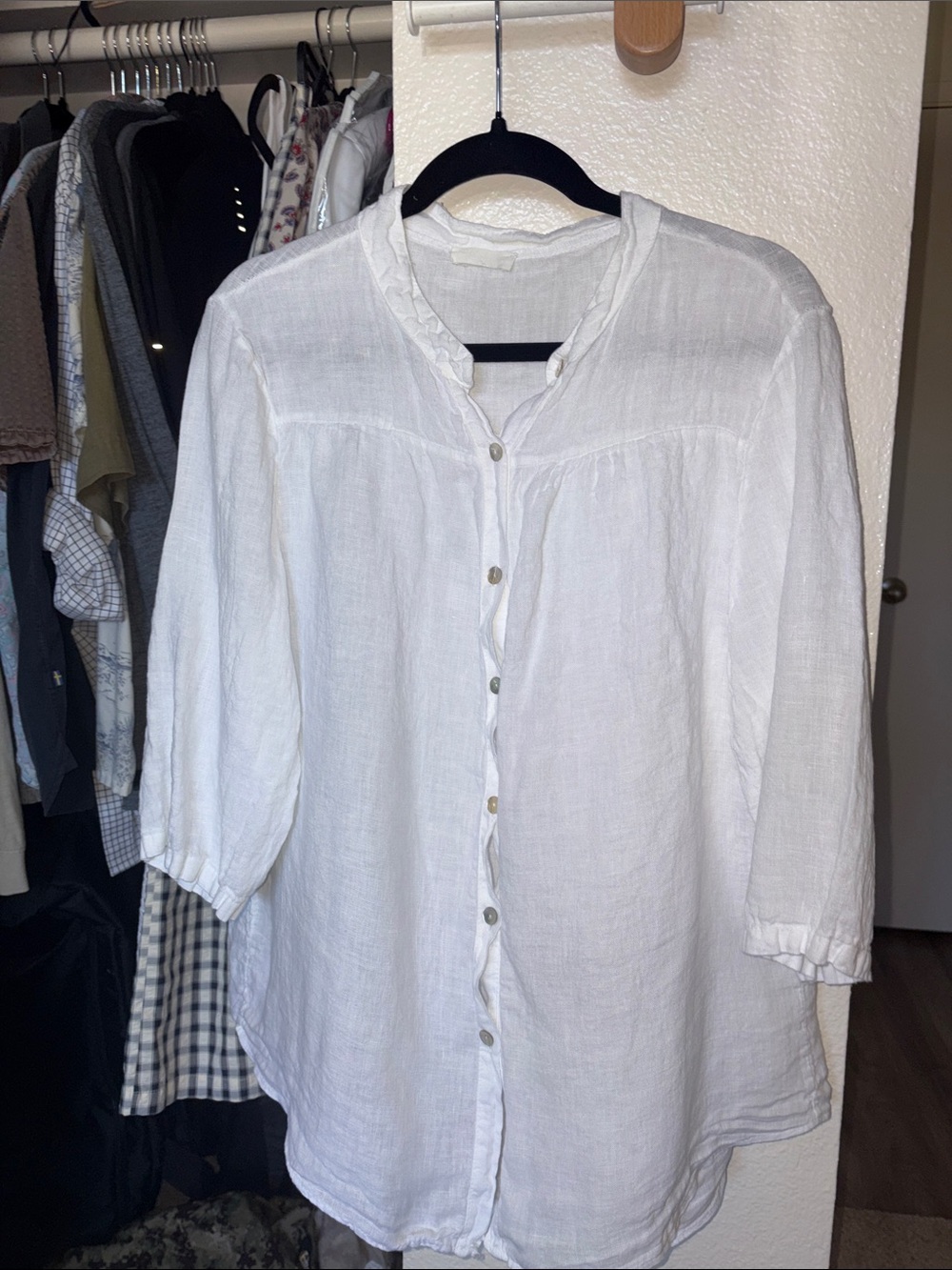 Women's White Button-Front Linen Blouse